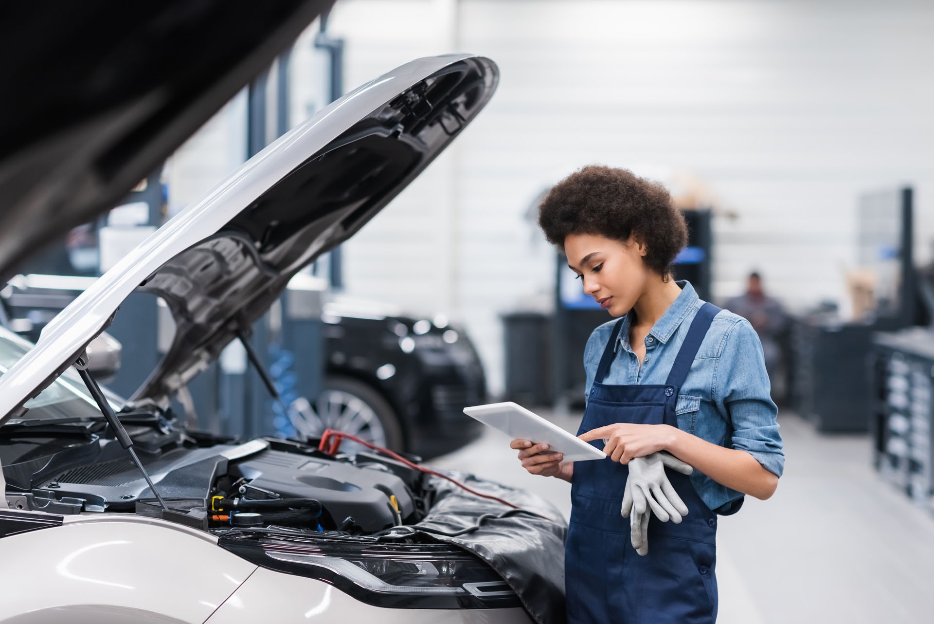 Fiche métier Mécanicien automobile : salaire, étude, rôle et